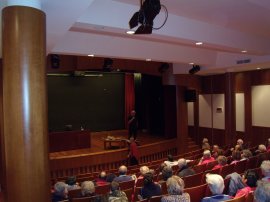 Il pubblico nell’Auditorium di Morgex (12115 bytes)